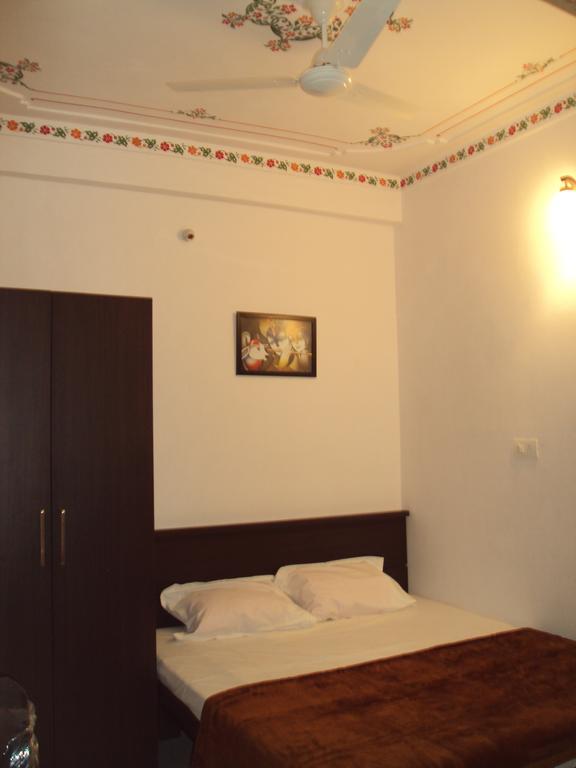Mewar Avenue Guest House ウダイプル エクステリア 写真